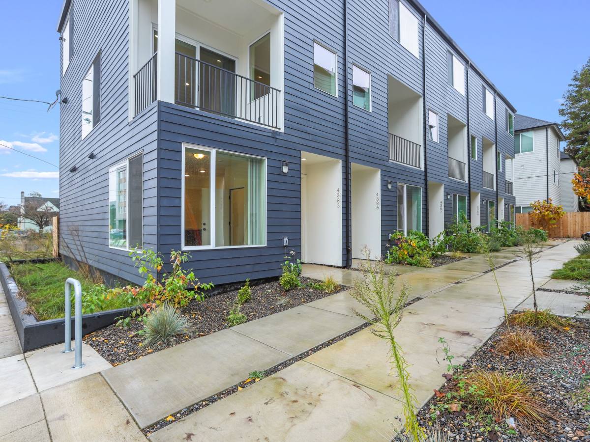 Townhouse for rent at 4405 N Vancouver Ave, Portland, OR 97217