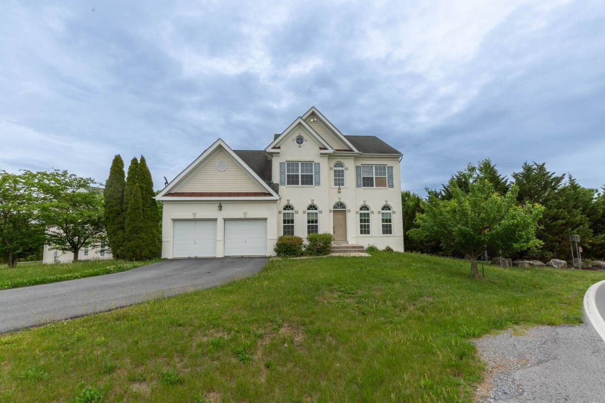 House for rent at 391 Sheerer Dr, Martinsburg, WV 25404