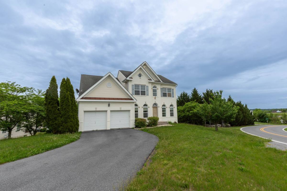 House for rent at 391 Sheerer Dr, Martinsburg, WV 25404
