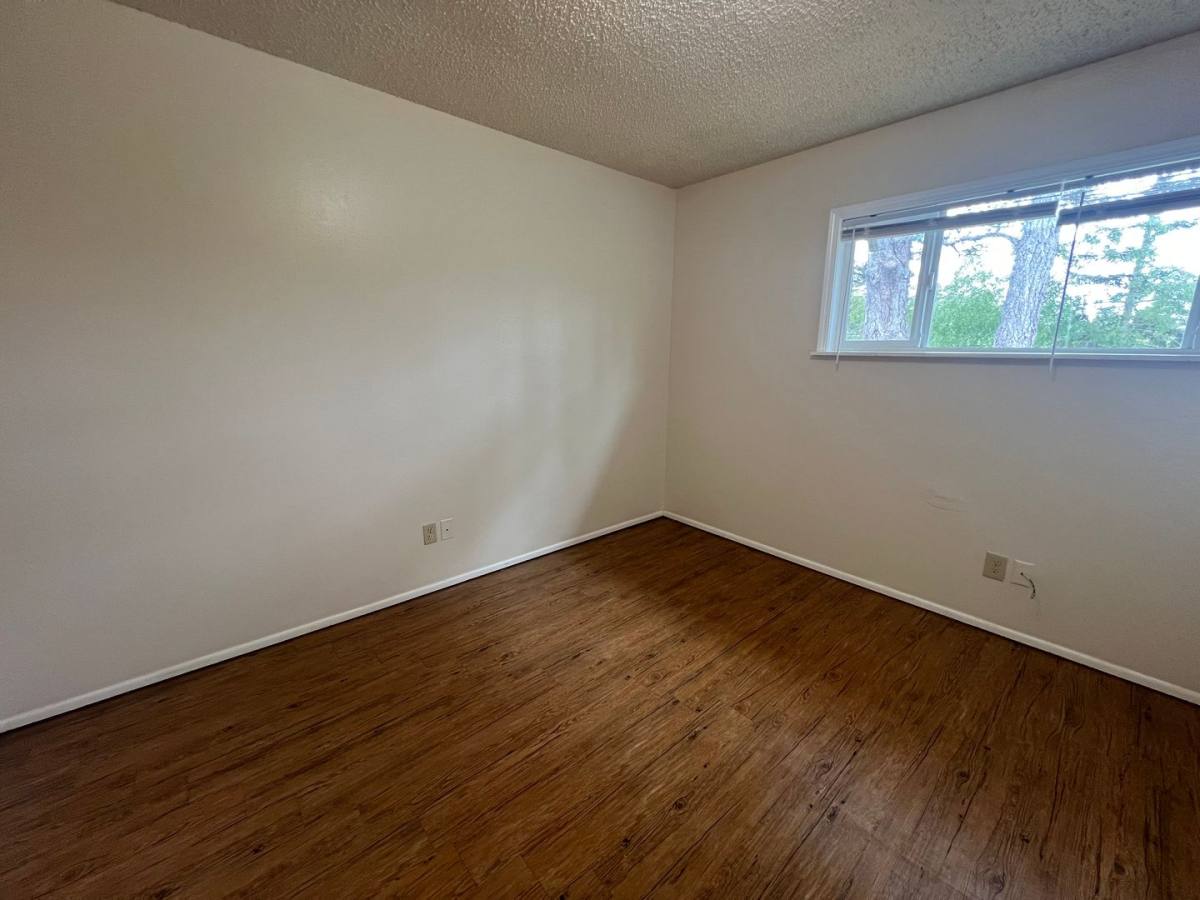 Apartment for rent at 1864 Thomas St, Coos Bay, OR 97420