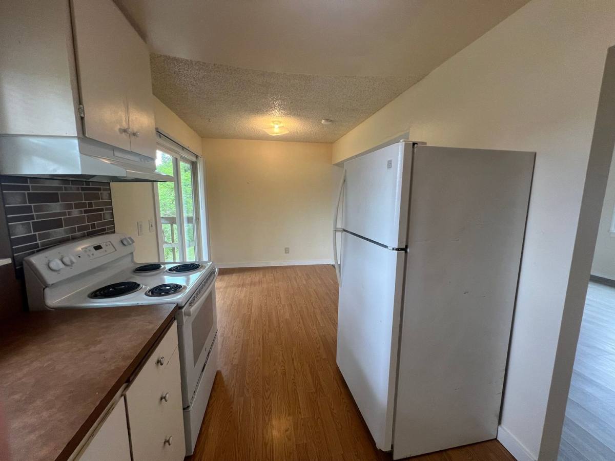 Apartment for rent at 1864 Thomas St, Coos Bay, OR 97420