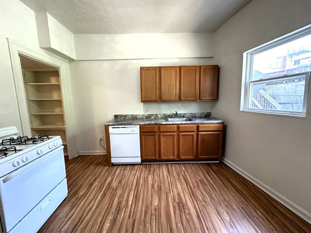 Townhouse for rent at 516 McCandless Ave, Pittsburgh, PA 15201