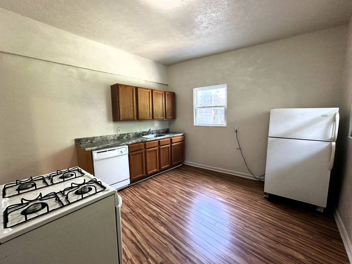 Townhouse for rent at 516 McCandless Ave, Pittsburgh, PA 15201