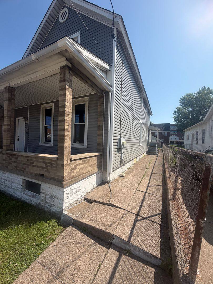 Apartment for rent at 1609 Liberty, Erie, PA 16502