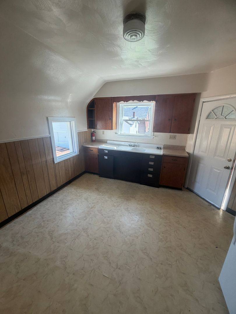 Apartment for rent at 1609 Liberty, Erie, PA 16502