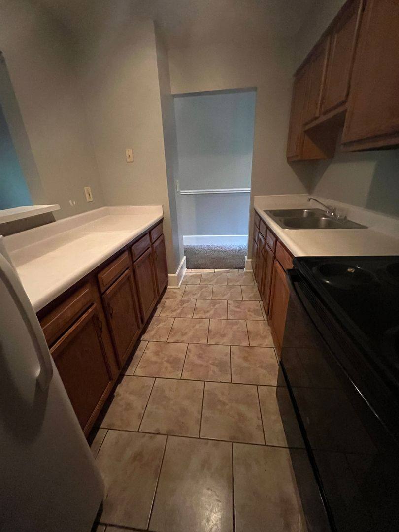 Apartment for rent at 2322 W Chestnut, Louisville, KY 40211