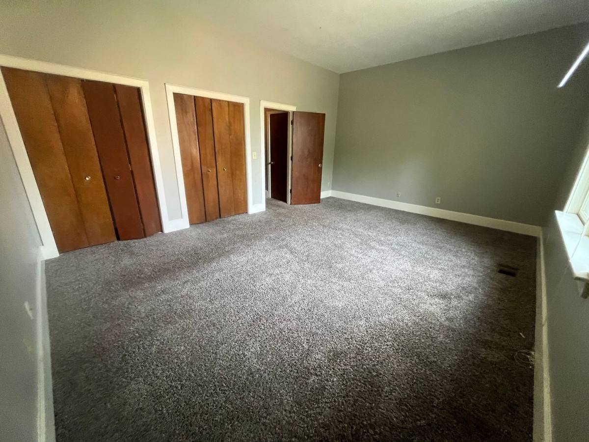 Apartment for rent at 2322 W Chestnut, Louisville, KY 40211