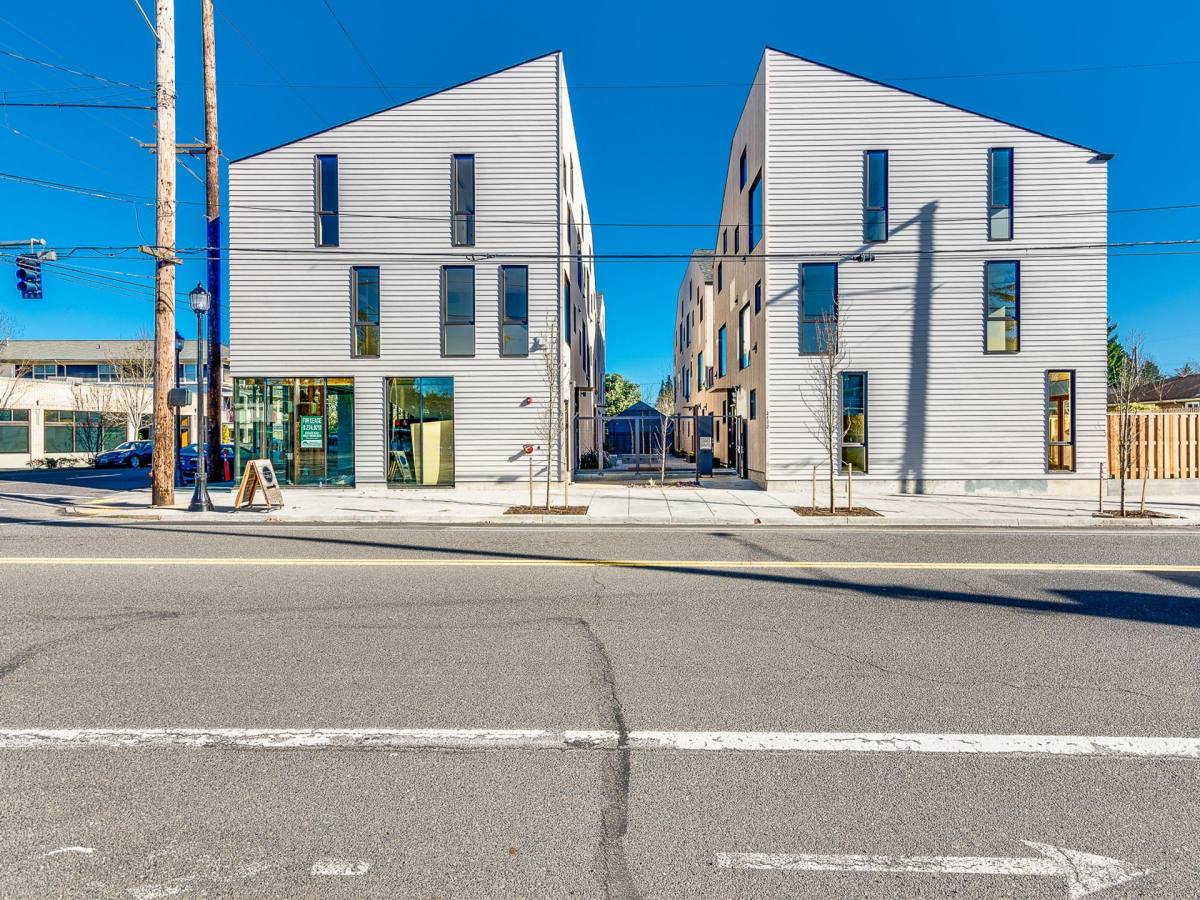 Apartment for rent at 2730 N Killingsworth St, Portland, OR 97217