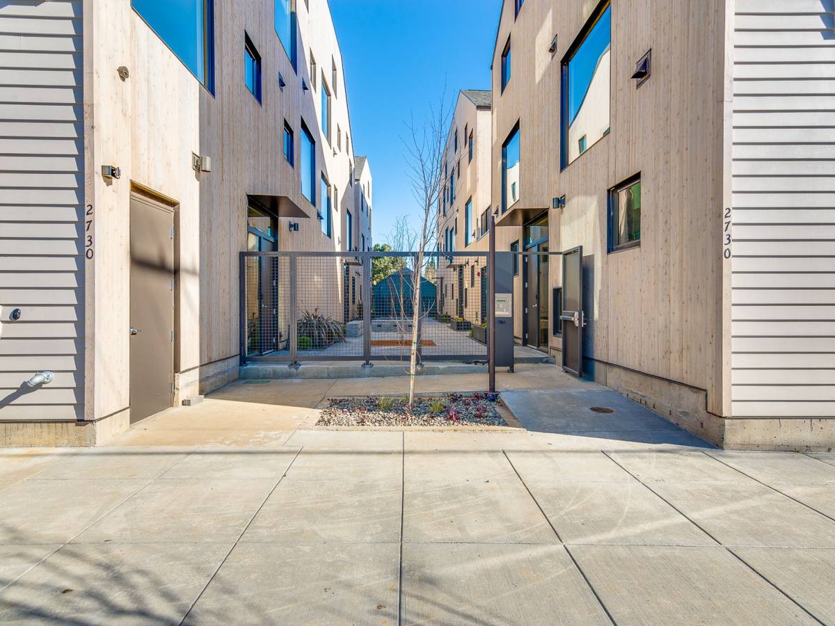 Apartment for rent at 2730 N Killingsworth St, Portland, OR 97217