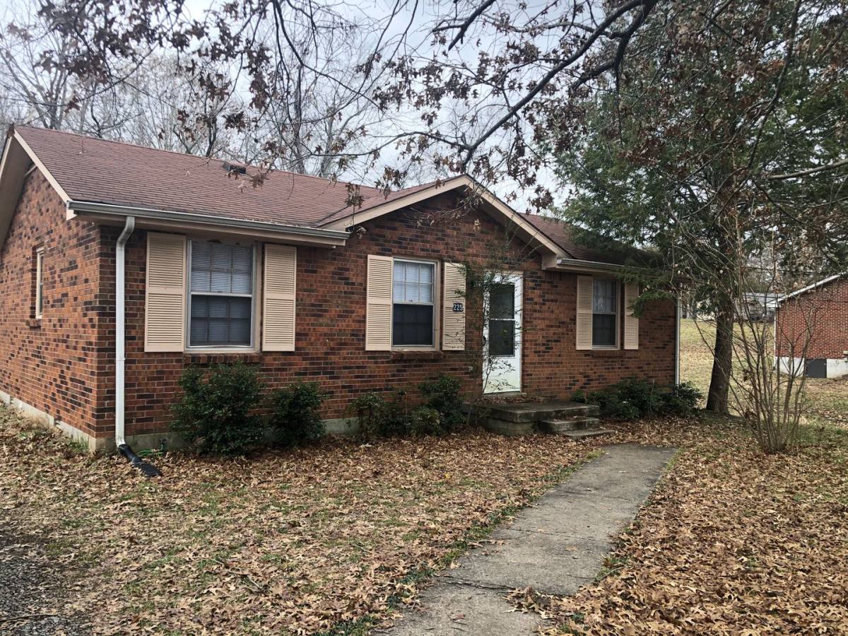 House for rent at 225 Old Hopkinsville Highway, Clarksville, TN 37042