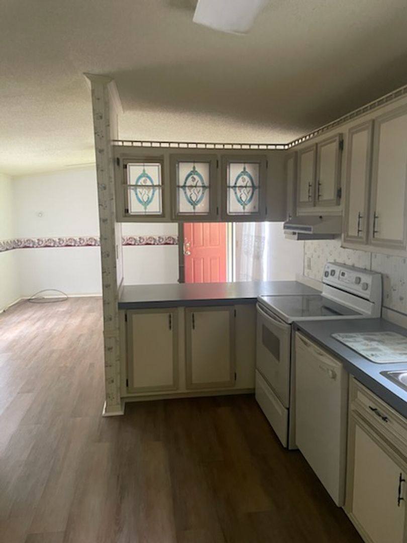 House for rent at 671 Limeberger Creek Rd, Poca, WV 25159