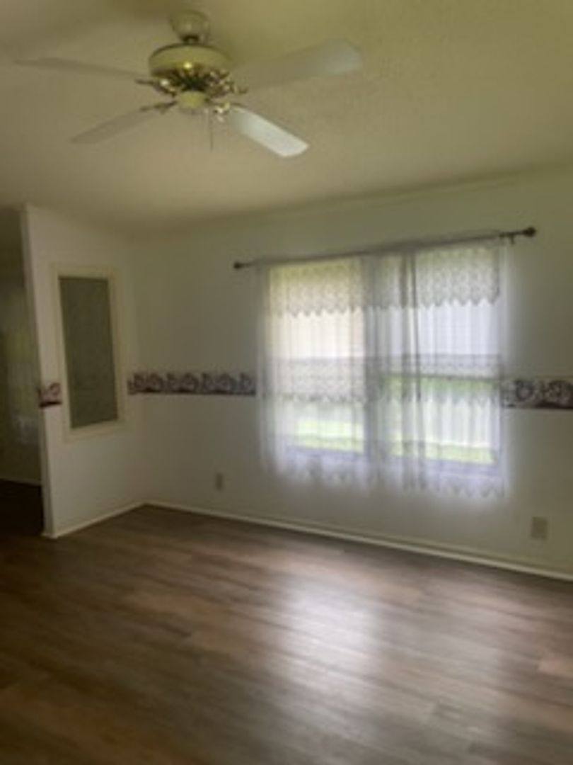 House for rent at 671 Limeberger Creek Rd, Poca, WV 25159