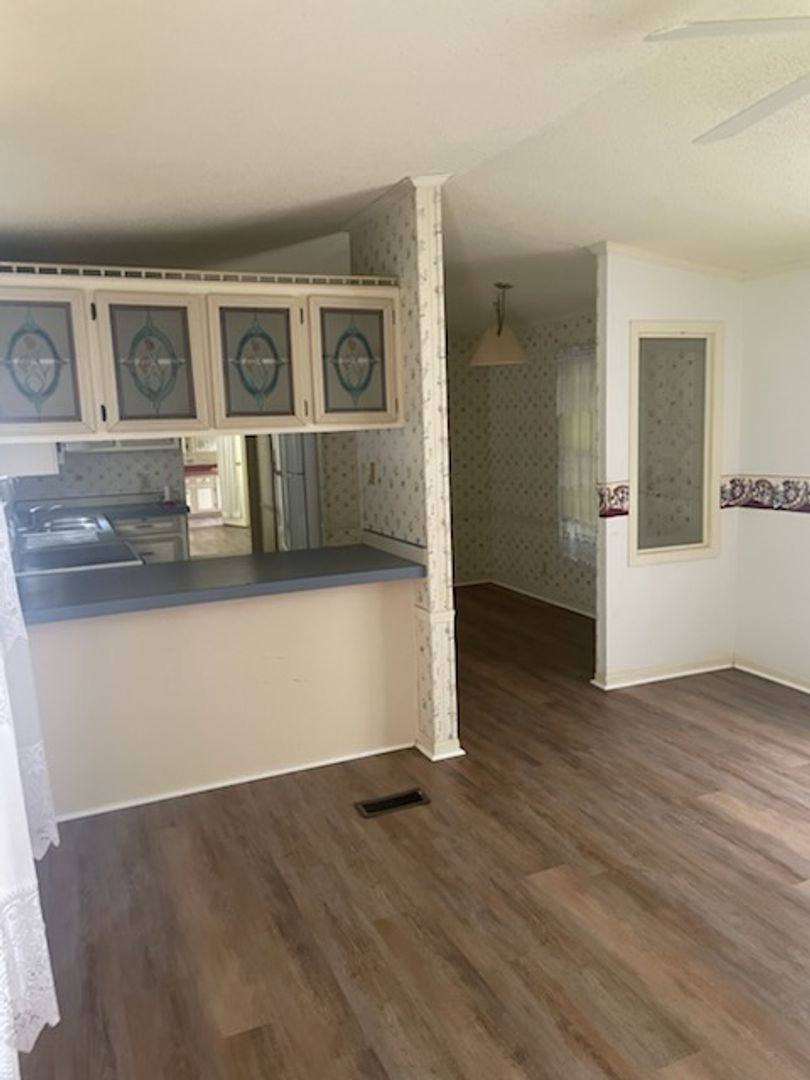 House for rent at 671 Limeberger Creek Rd, Poca, WV 25159
