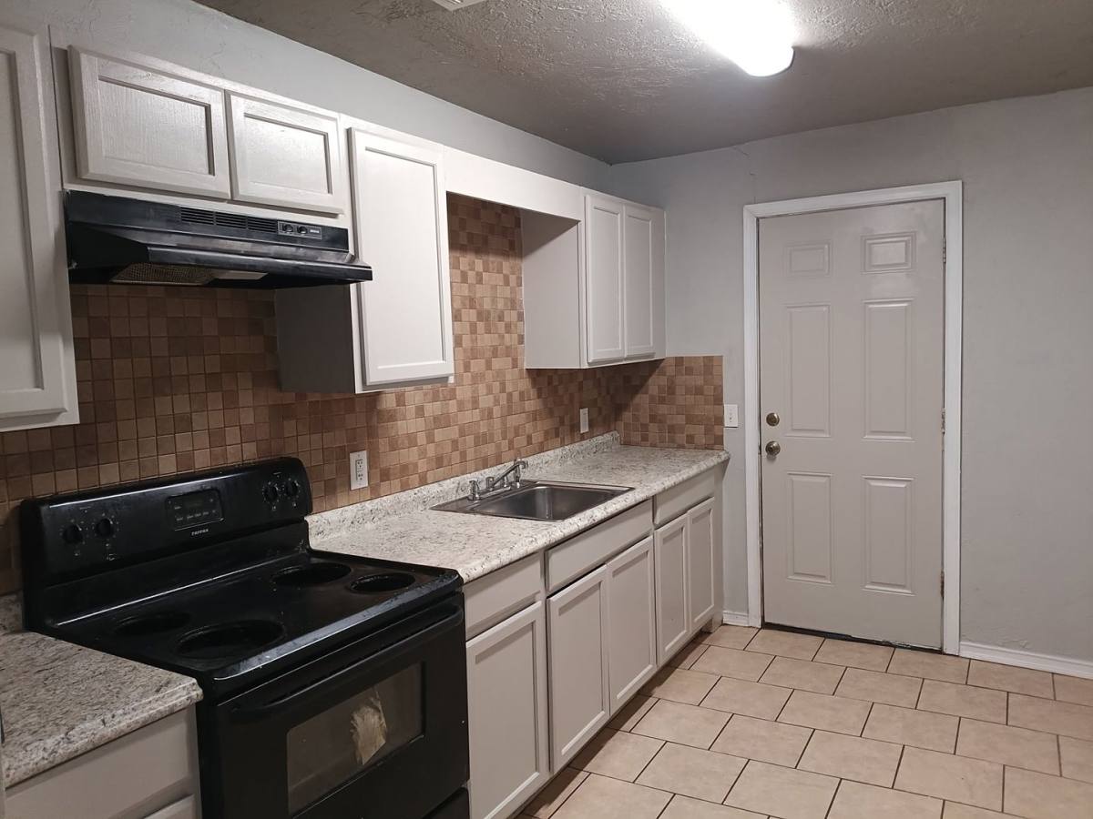 House for rent at 204 W Lockheed Dr, Oklahoma City, OK 73110
