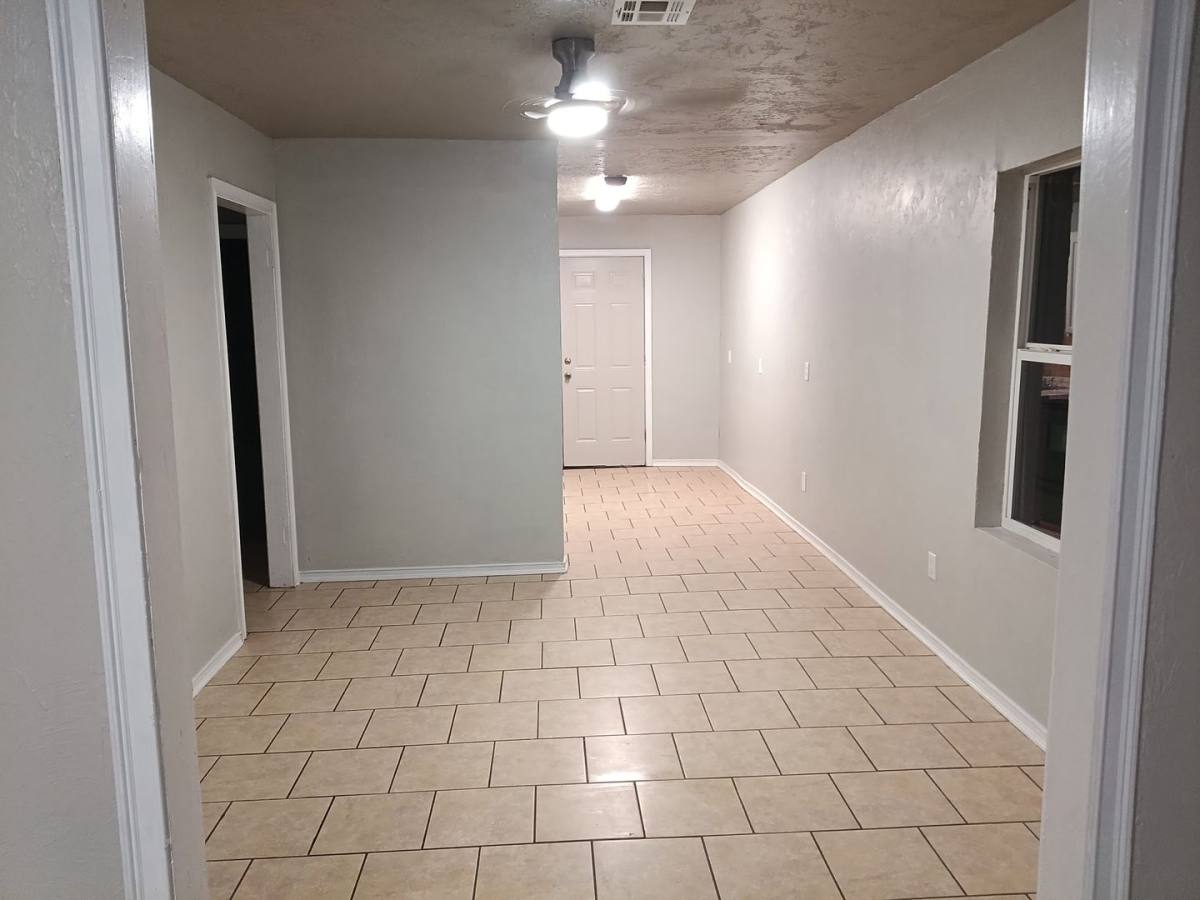 House for rent at 204 W Lockheed Dr, Oklahoma City, OK 73110