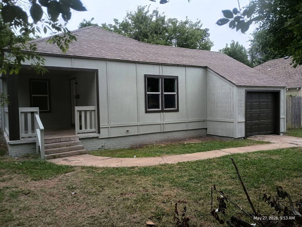 House for rent at 204 W Lockheed Dr, Oklahoma City, OK 73110