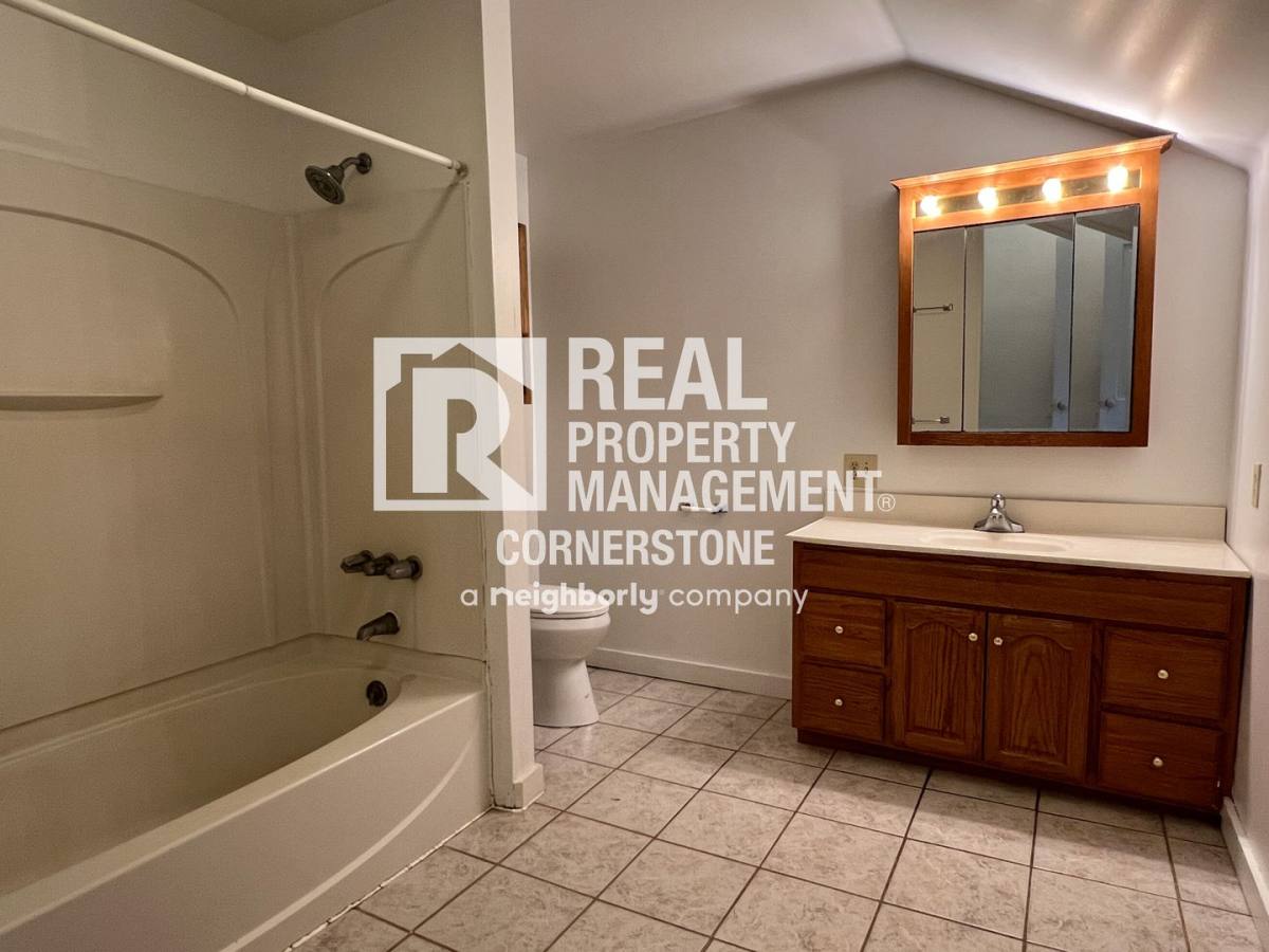 Apartment for rent at 603 W Vine St, Kalamazoo, MI 49008