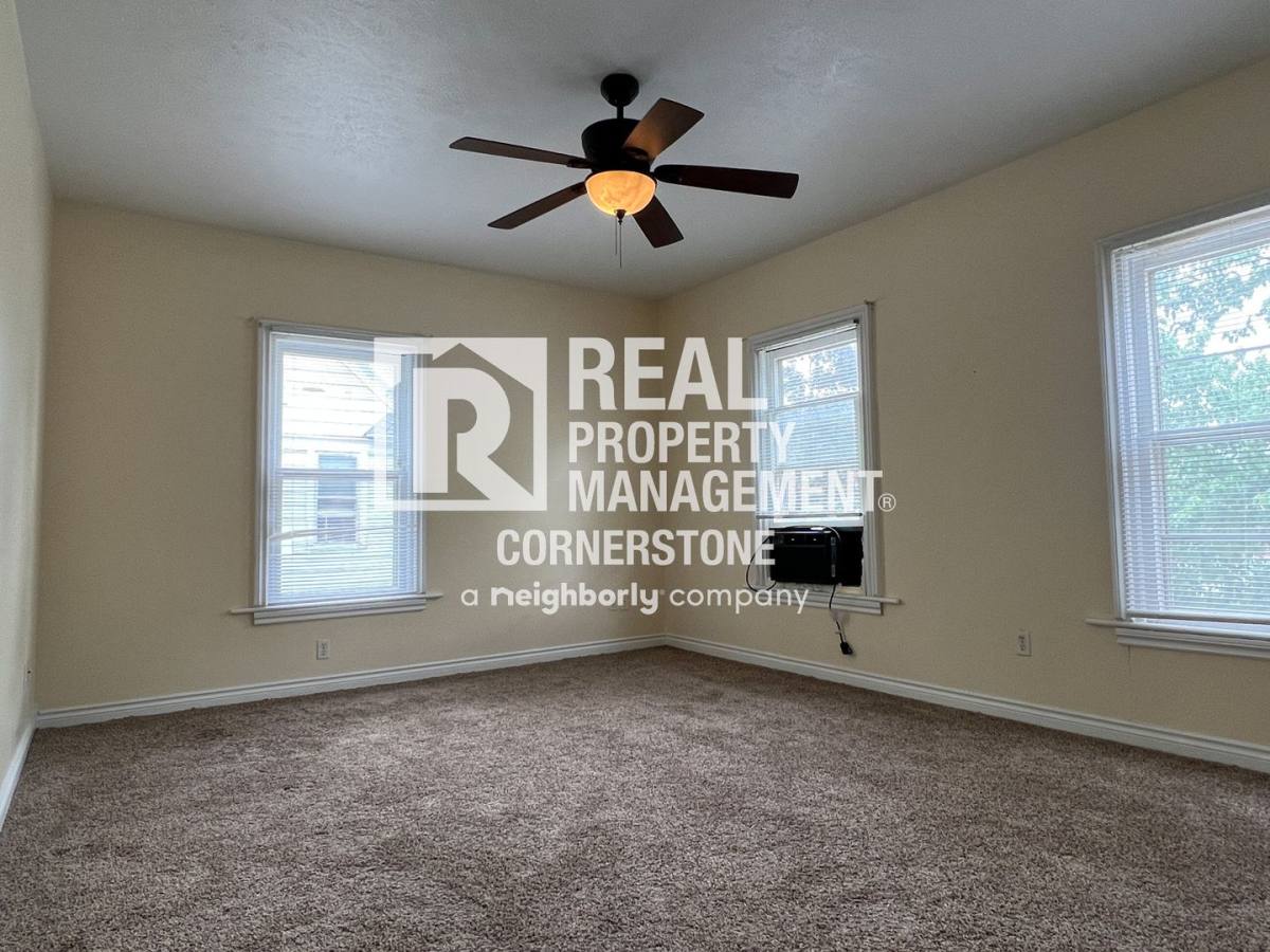 Apartment for rent at 603 W Vine St, Kalamazoo, MI 49008