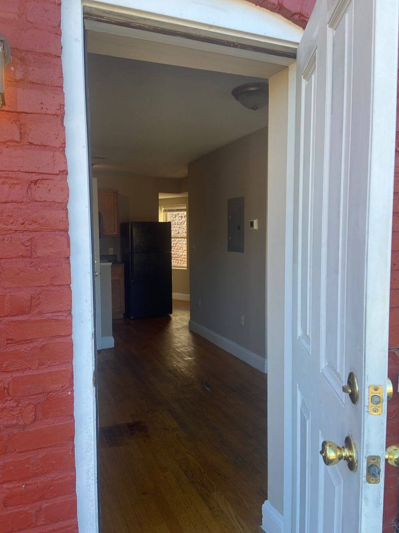 Apartment for rent at 1927 Carrington St, Richmond, VA 23223