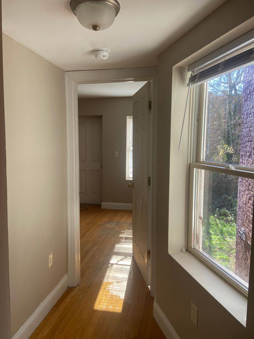 Apartment for rent at 1927 Carrington St, Richmond, VA 23223