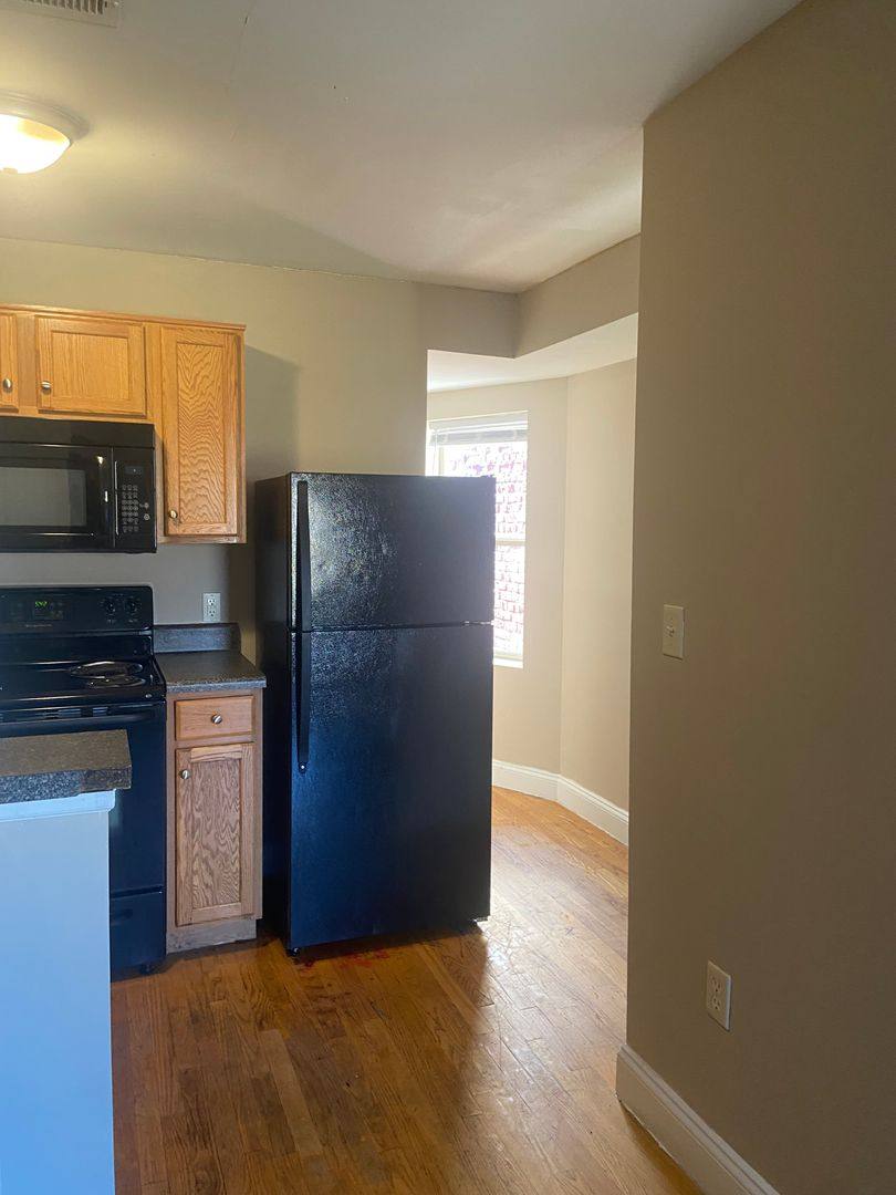 Apartment for rent at 1927 Carrington St, Richmond, VA 23223