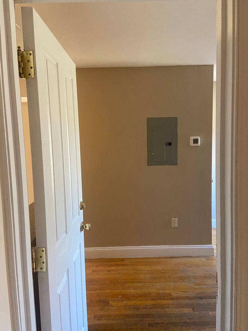 Apartment for rent at 1927 Carrington St, Richmond, VA 23223