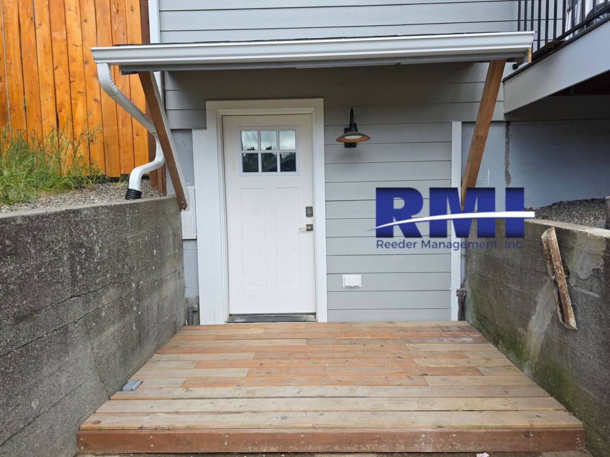 House for rent at 638 N Montgomery Ave #B, Bremerton, WA 98312