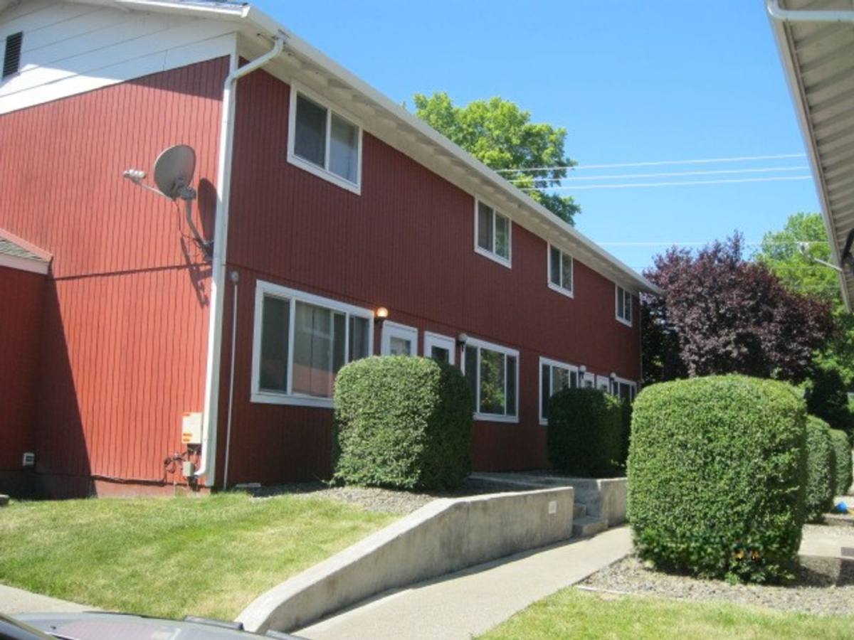 Apartment for rent at 12th St, La Grande, OR 97850