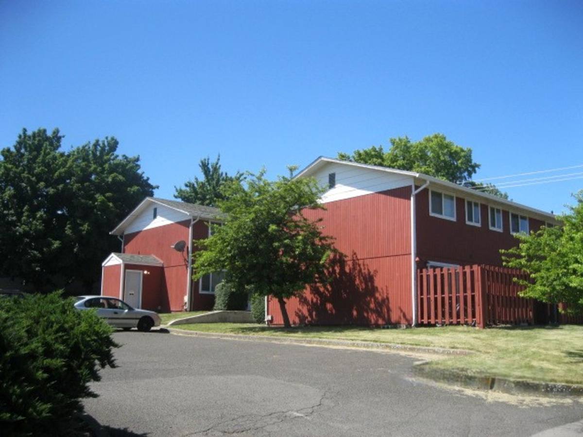 Apartment for rent at 12th St, La Grande, OR 97850