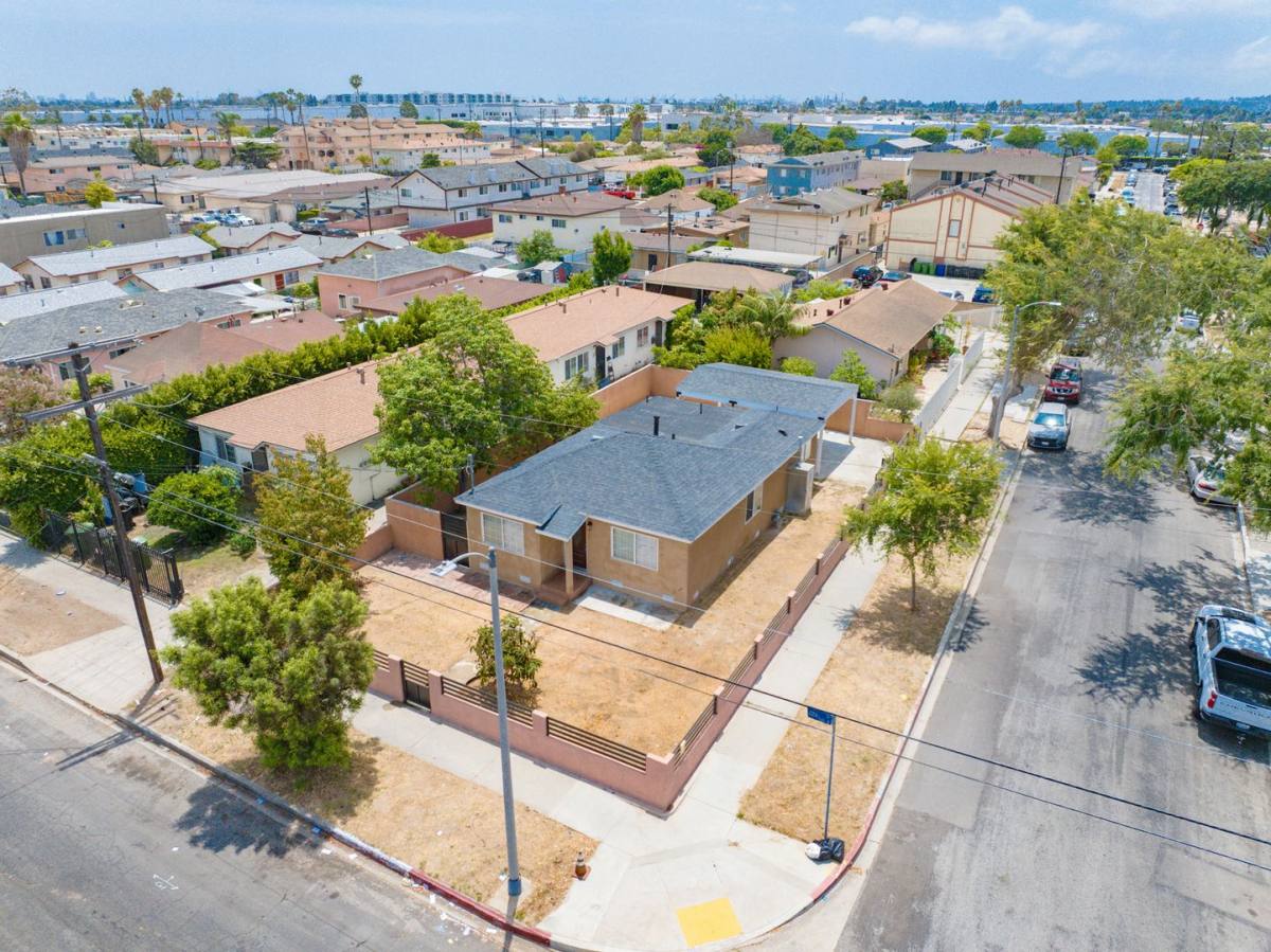 House for rent at 1570 W 226th St, Torrance, CA 90501
