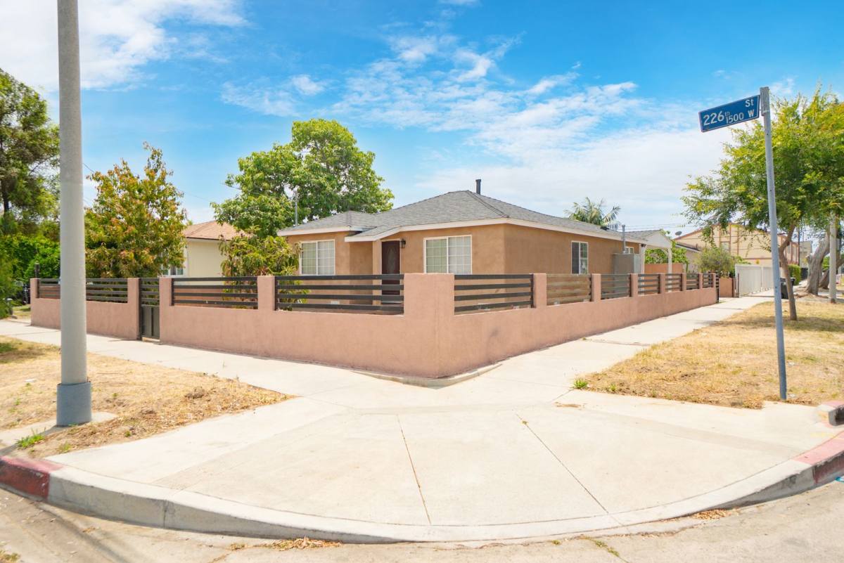 House for rent at 1570 W 226th St, Torrance, CA 90501