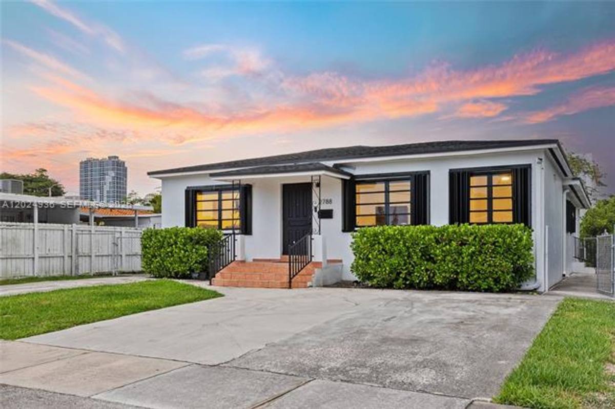 Apartment for rent at 2788 SW 33rd Court, Miami, FL 33133