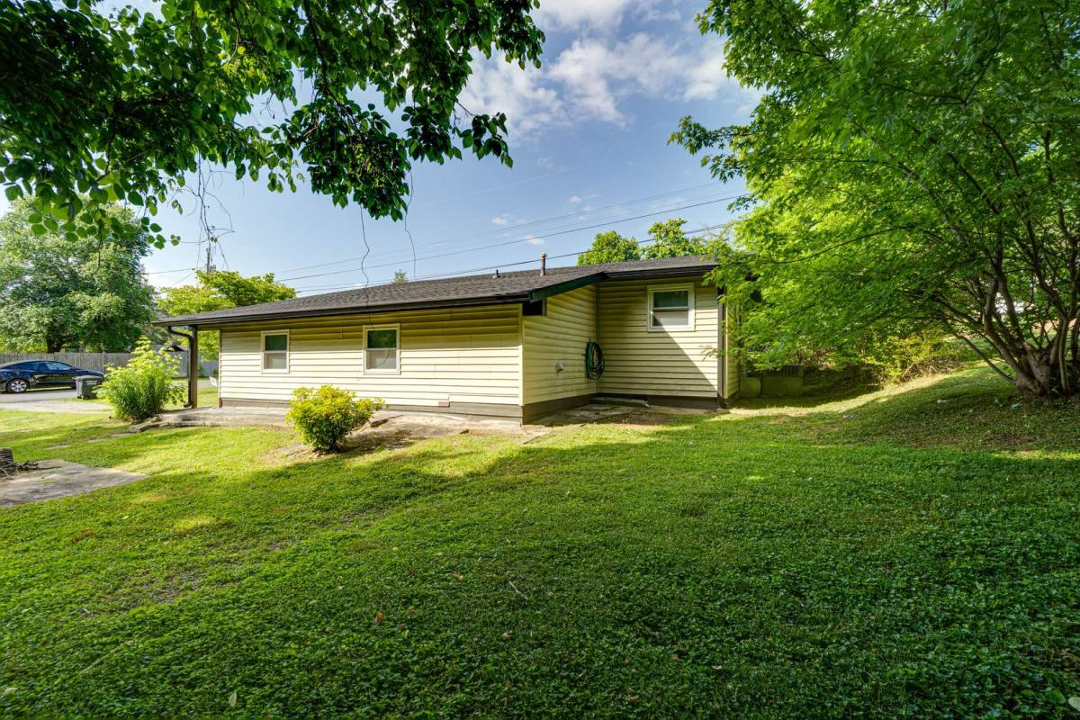 House for rent at 324 Loop Rd, Jasper, TN 37347