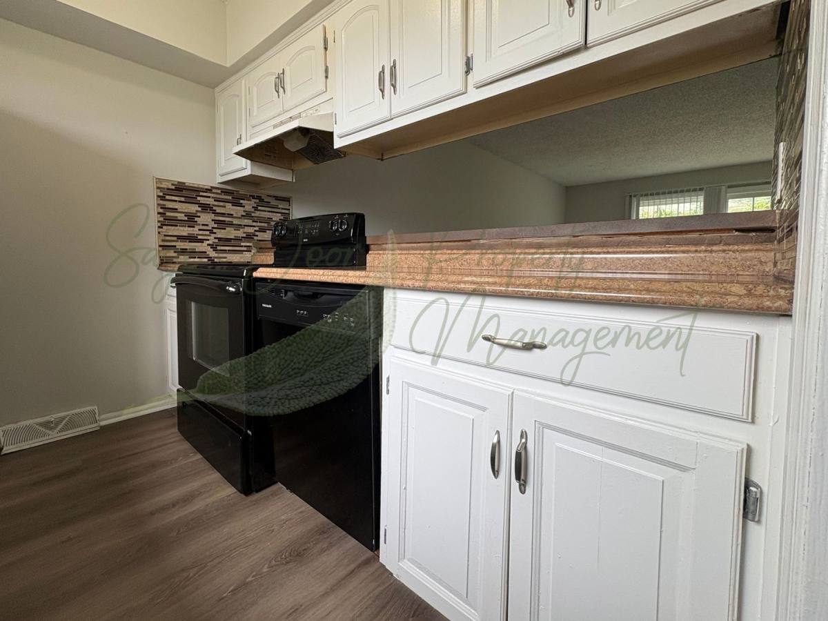 Townhouse for rent at 11513 Richmond Ave, Kansas City, MO 64134