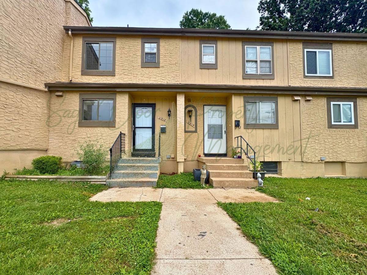 Townhouse for rent at 11513 Richmond Ave, Kansas City, MO 64134
