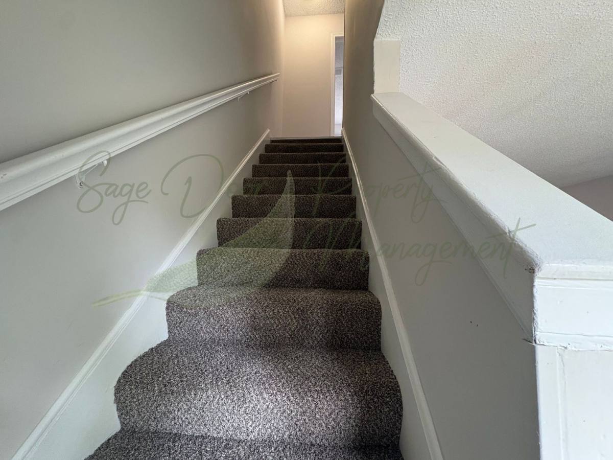 Townhouse for rent at 11513 Richmond Ave, Kansas City, MO 64134