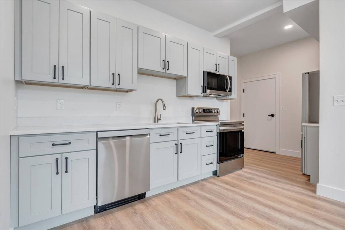 Apartment for rent at 528 E Cleveland Ave, Vinton, VA 24179