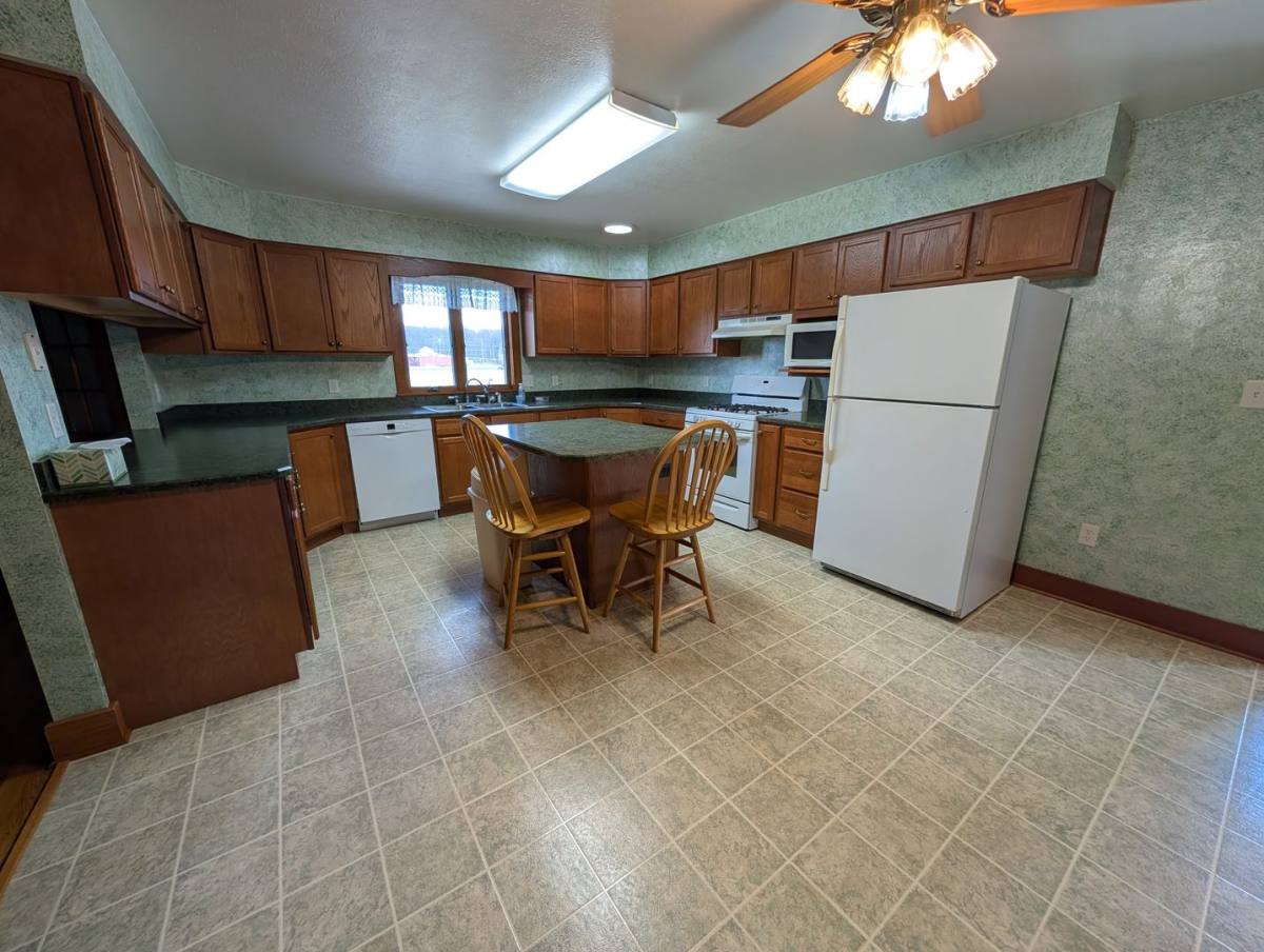 House for rent at 13200 County Rd, Middlebury, IN 46540