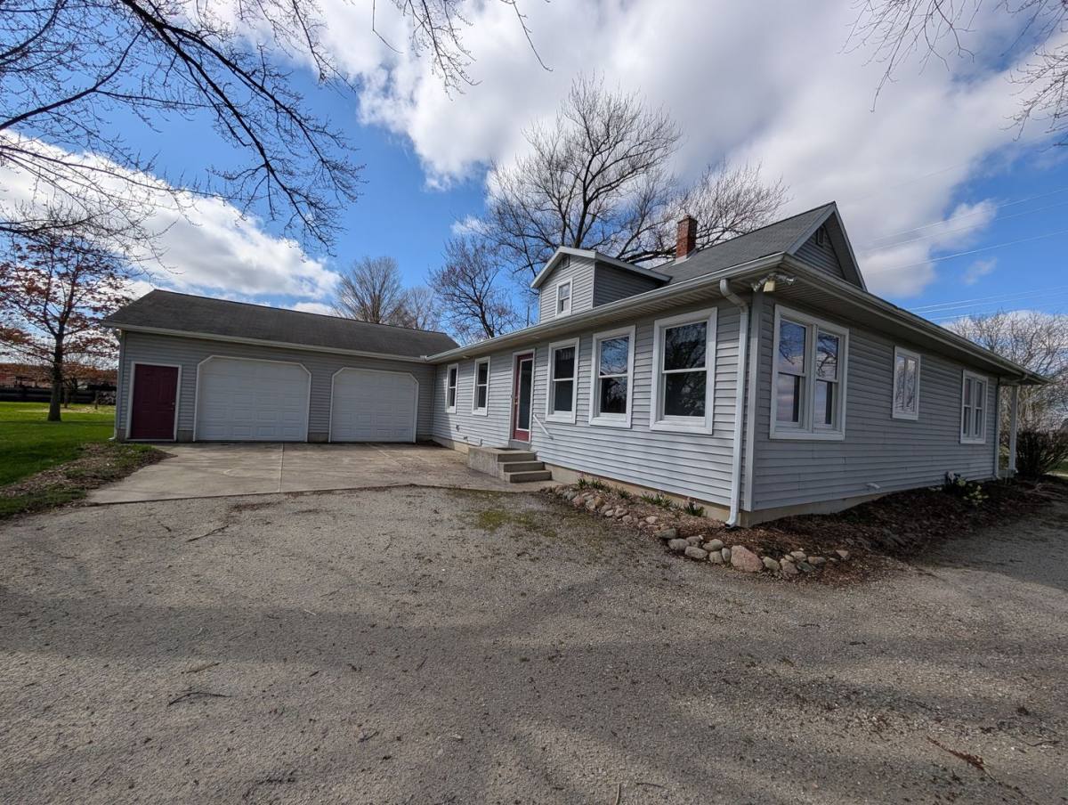 House for rent at 13200 County Rd, Middlebury, IN 46540