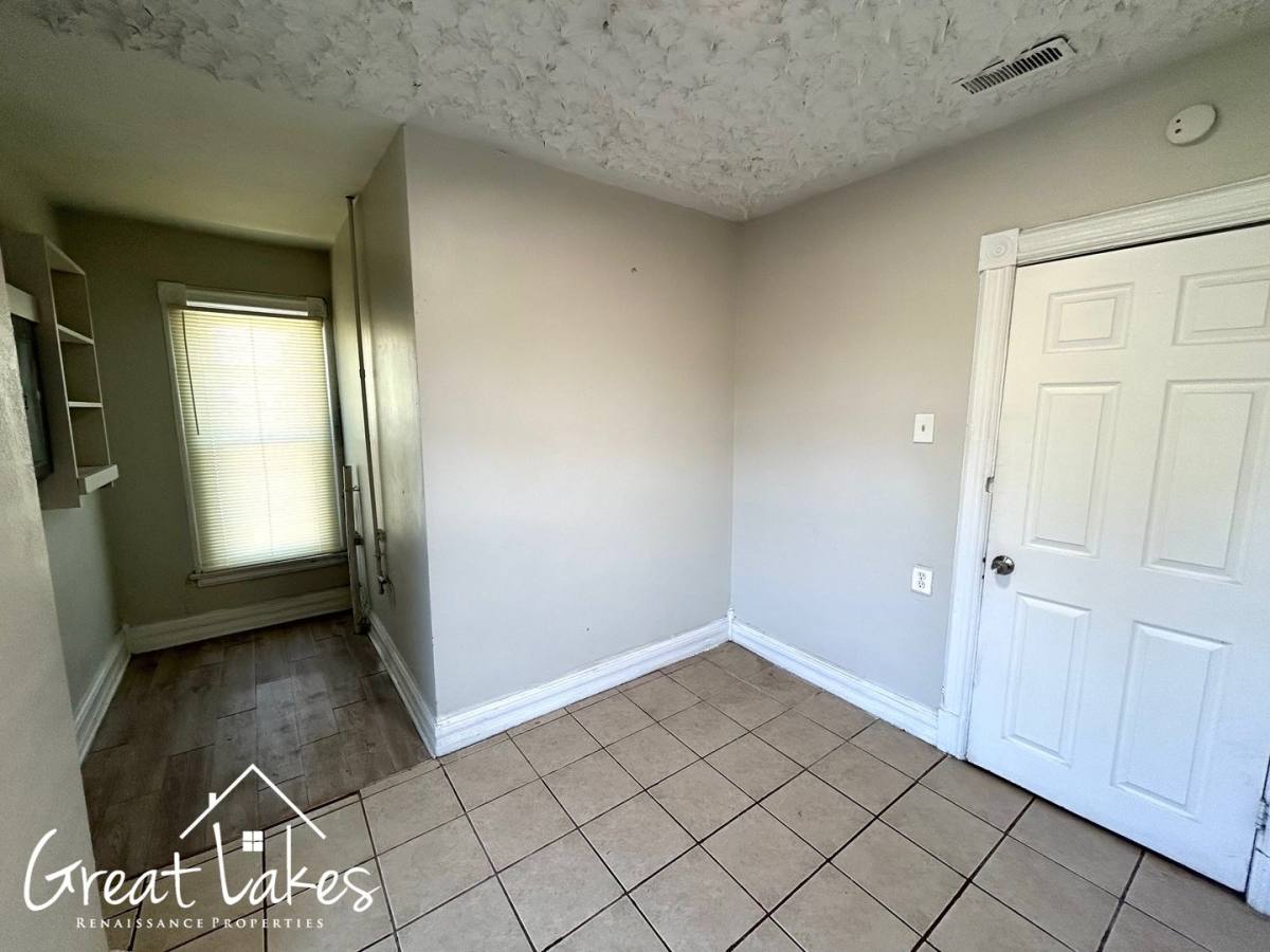 Apartment for rent at 1729 Vinewood St, Detroit, MI 48216