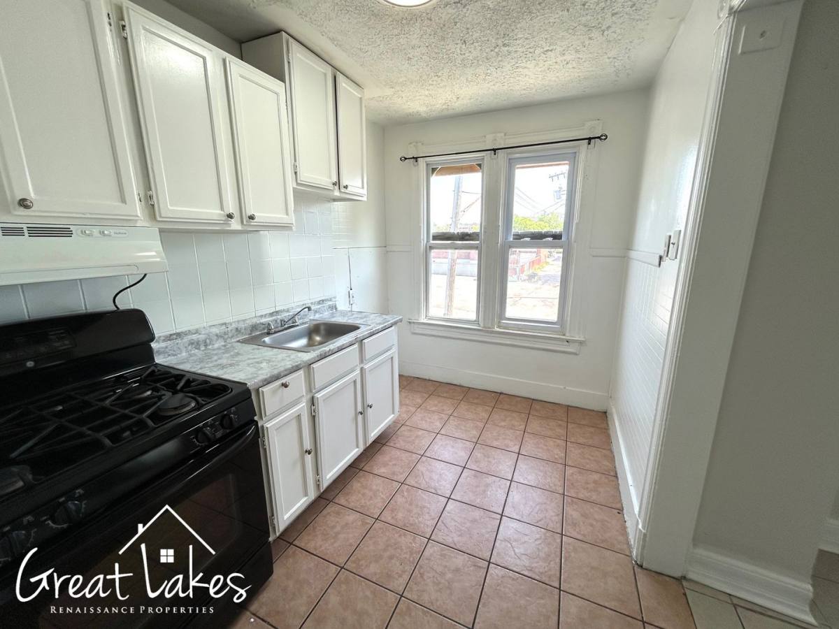 Apartment for rent at 1729 Vinewood St, Detroit, MI 48216