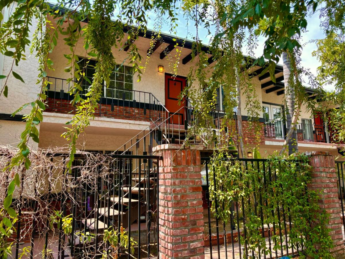 Apartment for rent at 4657 Coldwater Canyon Ave, Studio City, CA 91604