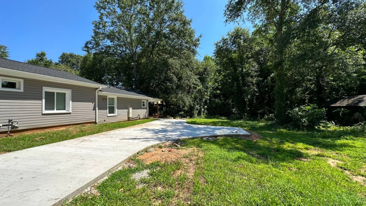 Townhouse for rent at 1006 S Welcome Rd, Greenville, SC 29611