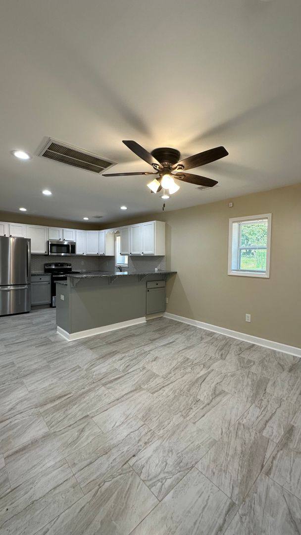 Townhouse for rent at 1006 S Welcome Rd, Greenville, SC 29611