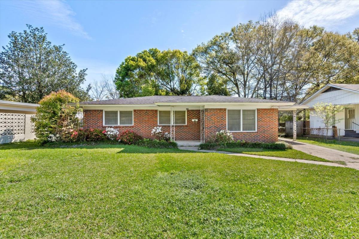 House for rent at 703 Magnolia Rd, Mobile, AL 36606