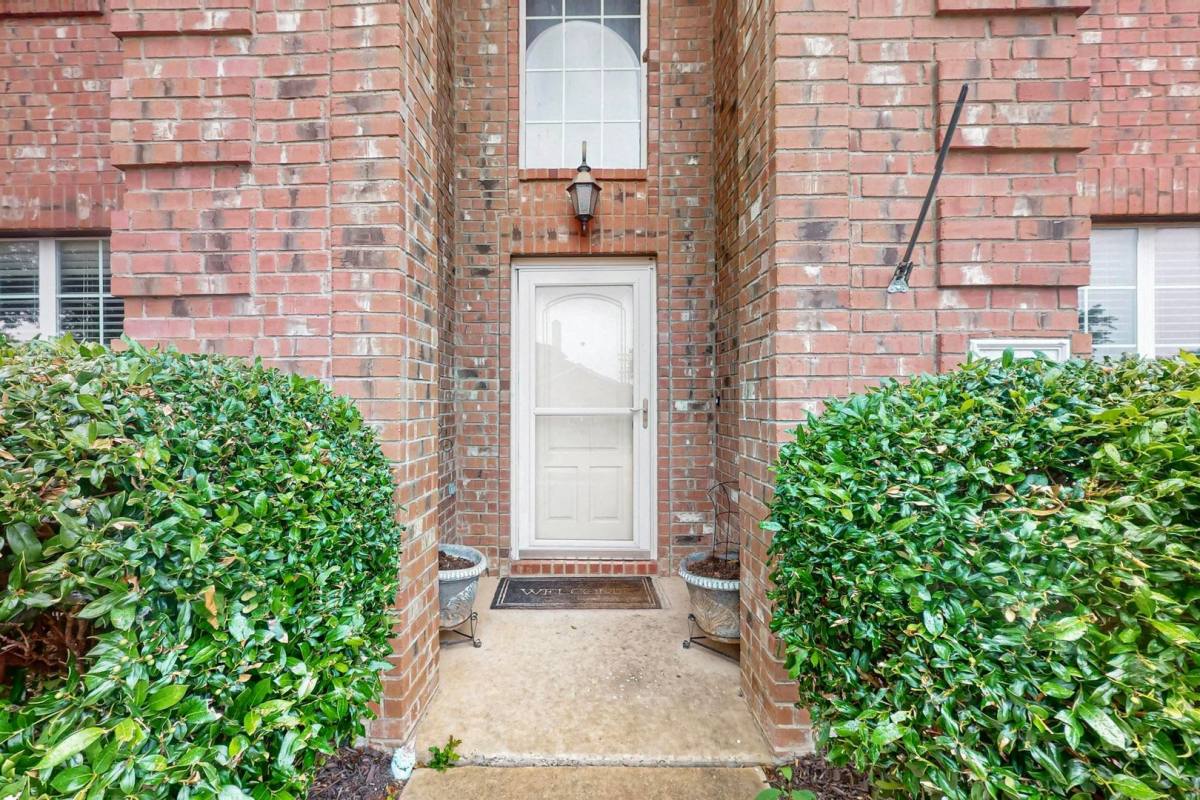 House for rent at 1236 Blue Brook Dr, Rockwall, TX 75087