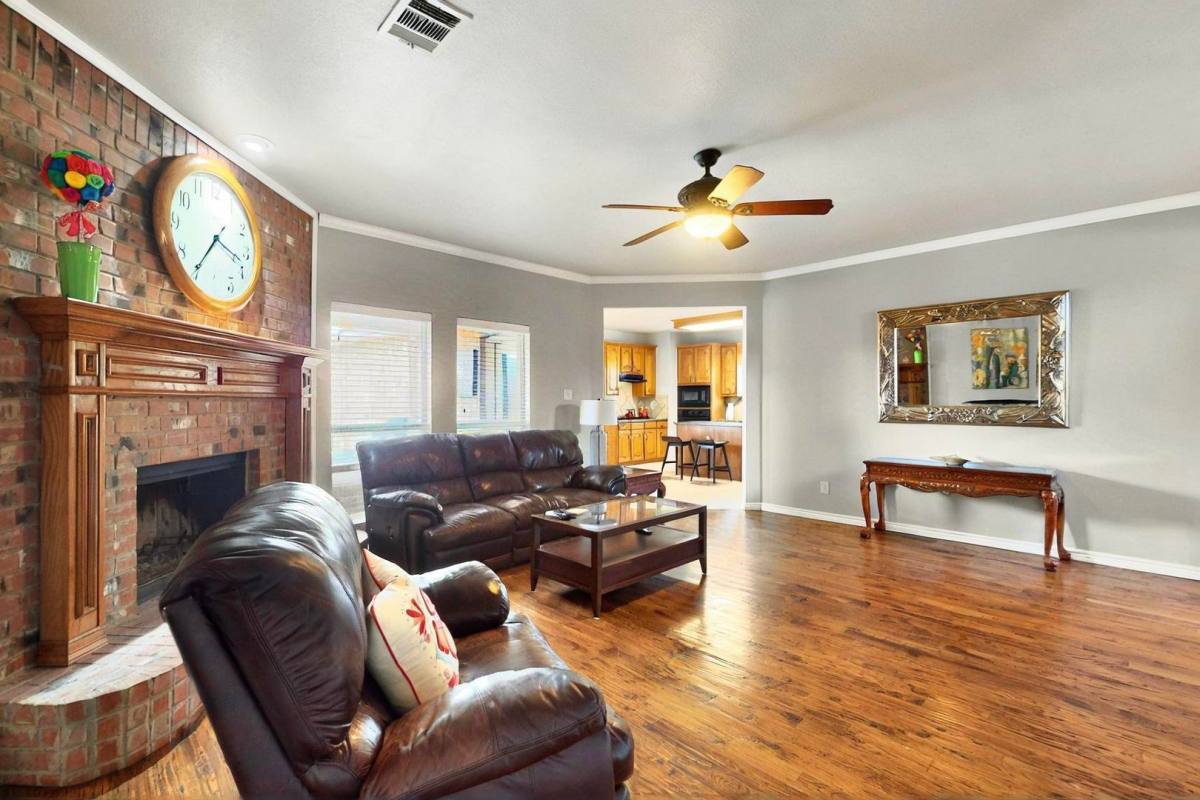 House for rent at 1236 Blue Brook Dr, Rockwall, TX 75087