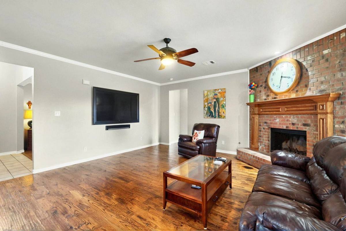 House for rent at 1236 Blue Brook Dr, Rockwall, TX 75087