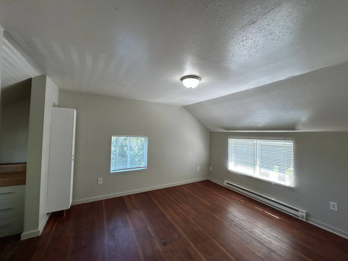 Apartment for rent at 436 19th Ave, Longview, WA 98632