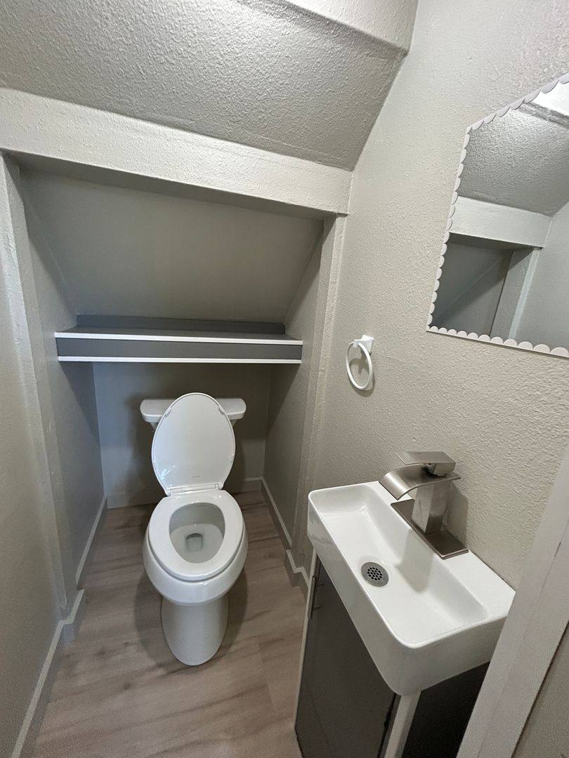 Apartment for rent at 436 19th Ave, Longview, WA 98632